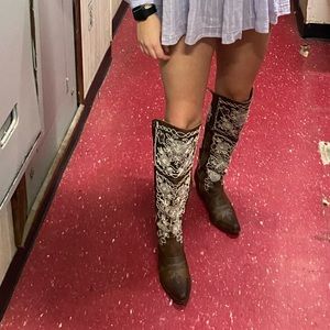 Dan post Ravish Floral Embroidery Snip Toe Cowboy Boots